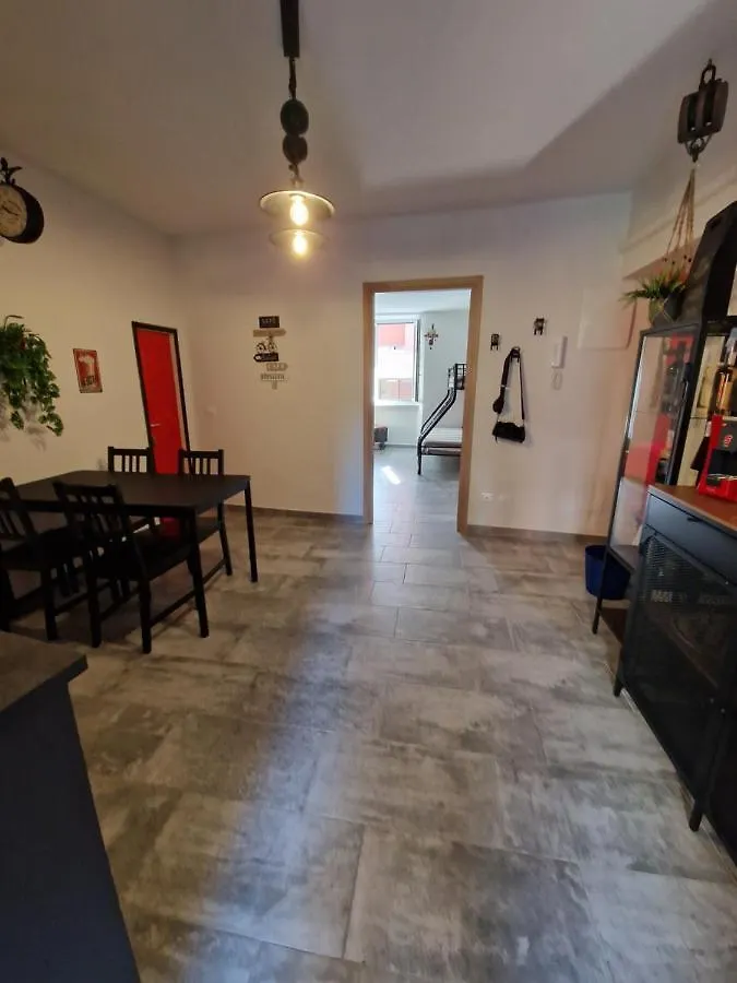 Er Paranco Sarzana 0*,  Italy